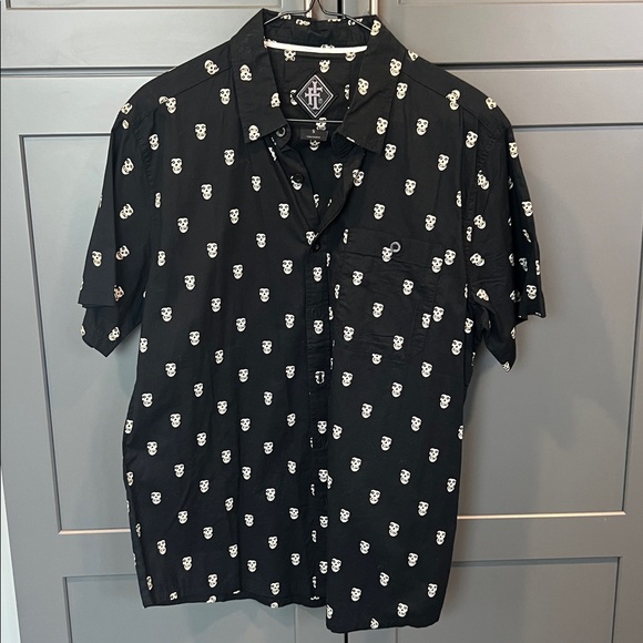 Misfits Iron Fist button down shirt. Size S. - Picture 1 of 4